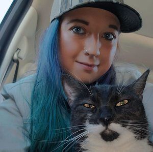 Meet your Posher, Holly